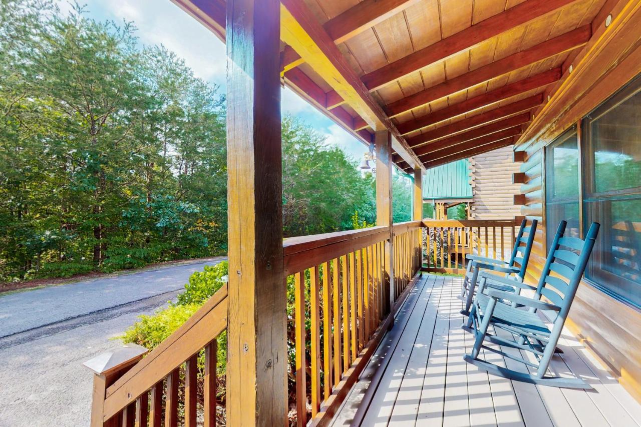 Moose Tracks Lodge Pigeon Forge Exterior photo